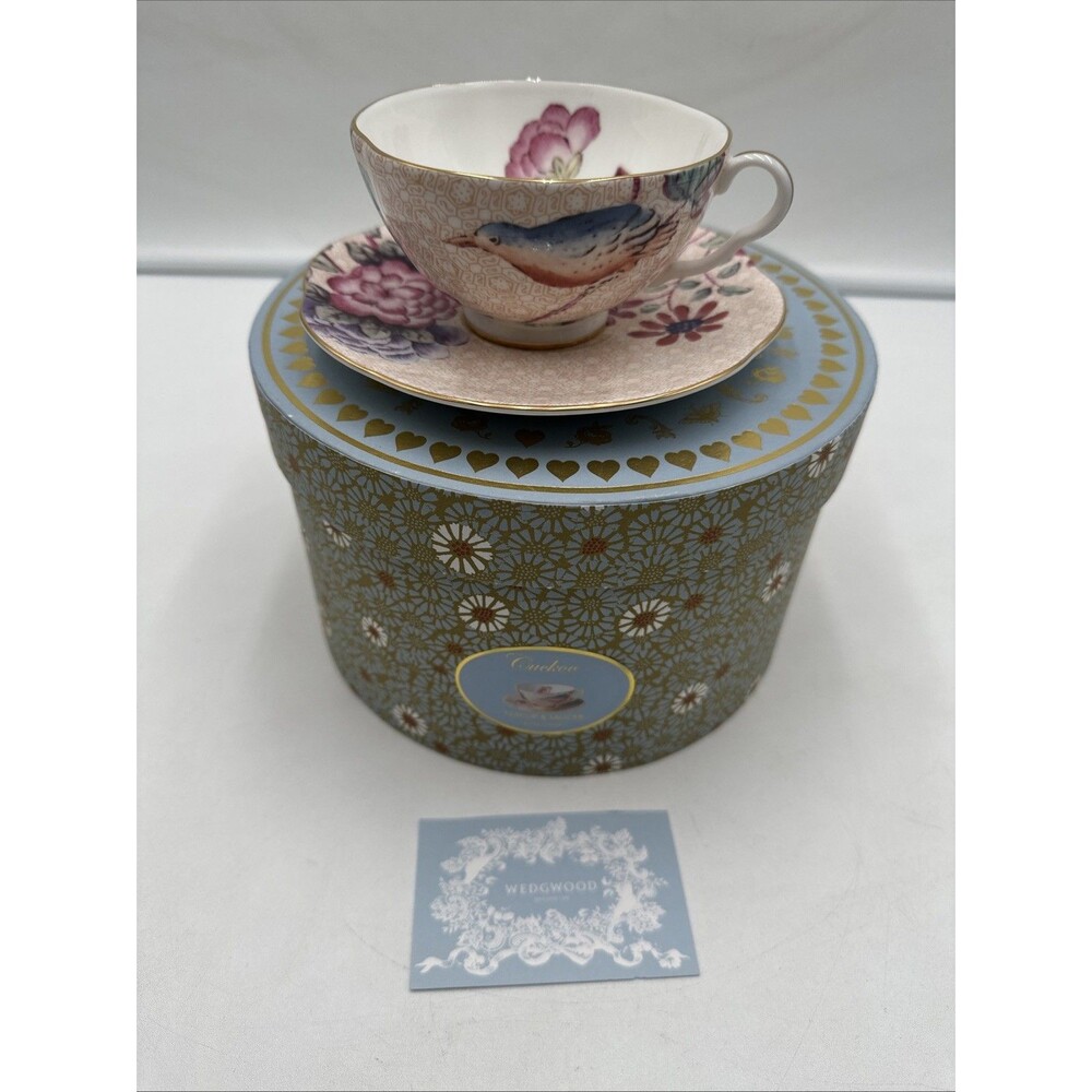 Wedgwood England  Cuckoo Teacup & Saucer W/ Box 22k Gold Trim Peach Pink New